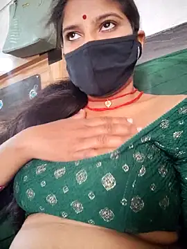 Daisygirl9 online show from 04.30.26