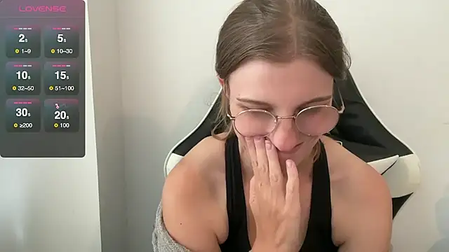 BustyKellyXXX online show from 09.18.25