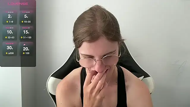 BustyKellyXXX online show from 09.23.25