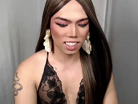 Snapshot of Queen_alena chatting on 10.08.25 Queen alena online show from 10.08.25