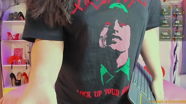 Snapshot of naughty_fun_room chatting on 10.15.25 naughty fun room online show from 10.15.25