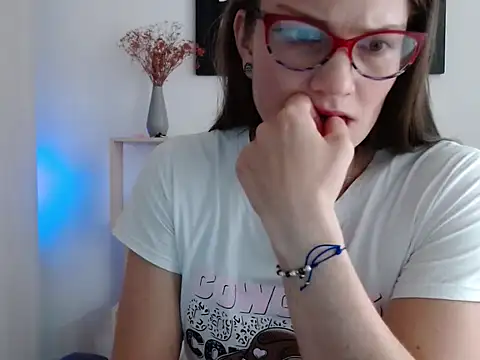 Snapshot of Camila-ventura chatting on 10.05.25 Camila-ventura online show from 10.05.25