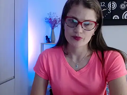 Snapshot of Camila-ventura chatting on 10.21.25 Camila-ventura online show from 10.21.25