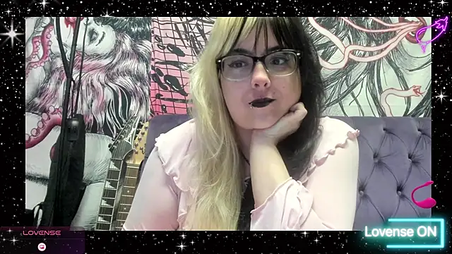 Snapshot of LunaCosmos chatting on 04.08.26 LunaCosmos online show from 04.08.26