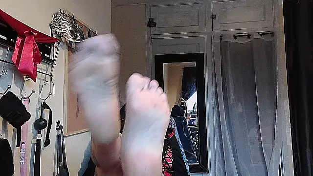 Snapshot of Mistress-Ivy51 chatting on 10.11.25 Mistress-Ivy51 online show from 10.11.25