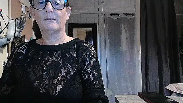 Snapshot of Mistress-Ivy51 chatting on 10.21.25 Mistress-Ivy51 online show from 10.21.25