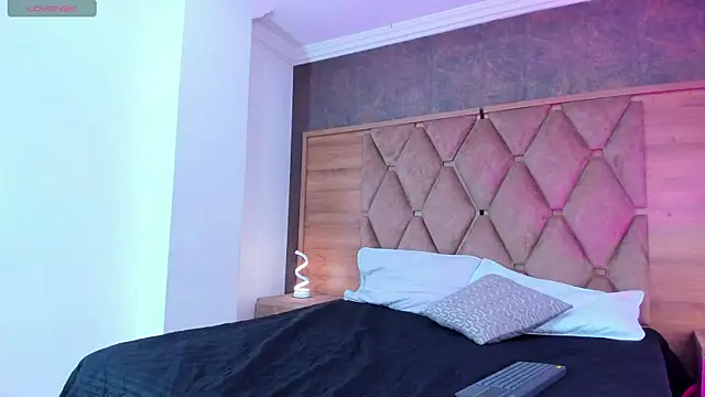 Asta Black online show from 09.18.25