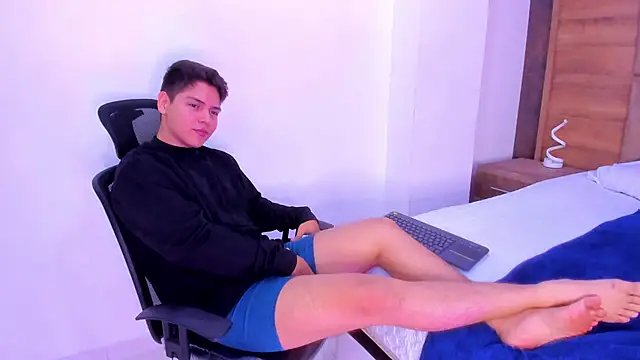 Asta Black online show from 10.08.25