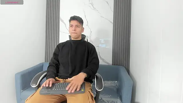 Asta Black online show from 10.21.25