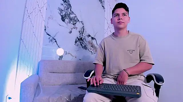 Asta Black online show from 10.22.25