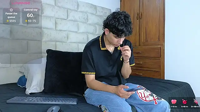 Stiven Benet  online show from 09.26.25