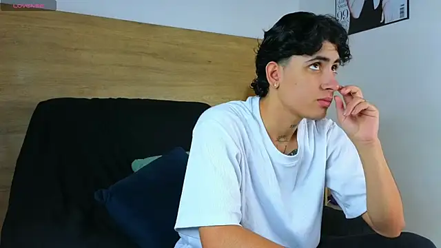 Stiven Benet  online show from 10.19.25