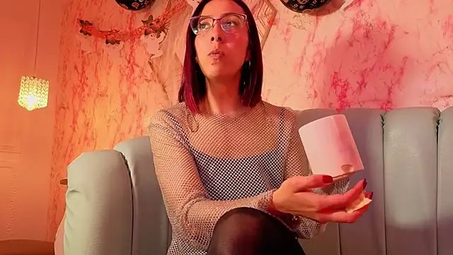 Molly Evens Ky online show from 10.28.25