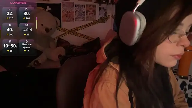 Snapshot of PixelKitty_ chatting on 12.01.25 PixelKitty online show from 12.01.25