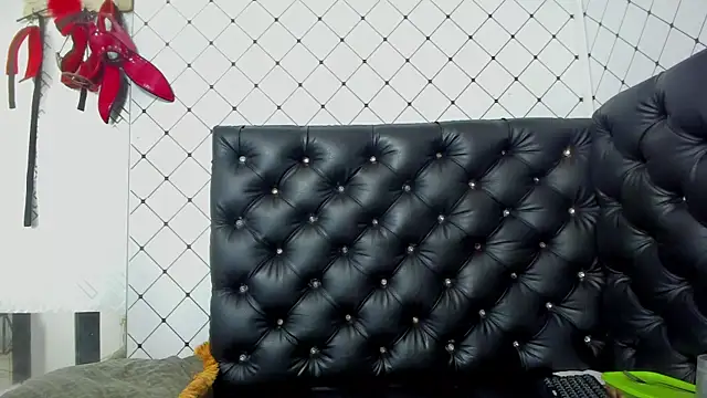 EMMA SANTANA online show from 09.30.25