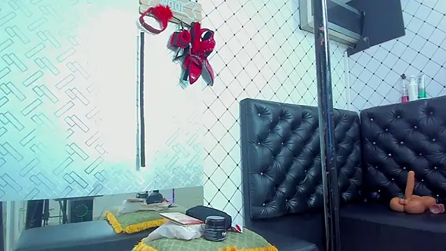 EMMA SANTANA online show from 10.15.25