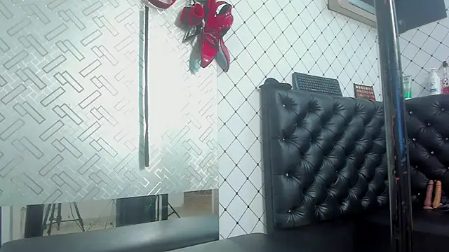 EMMA SANTANA online show from 10.18.25