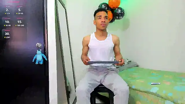 Snapshot of kenan_2601 chatting on 10.08.25 kenan 2601 online show from 10.08.25