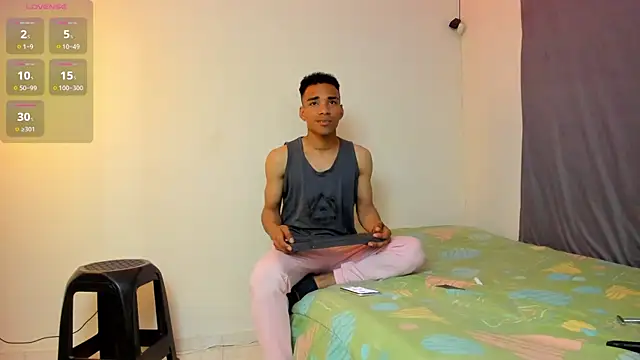 Snapshot of kenan_2601 chatting on 10.24.25 kenan 2601 online show from 10.24.25