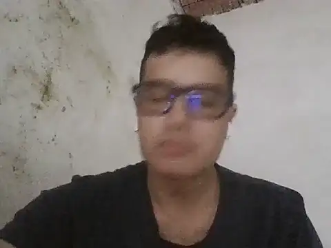 Snapshot of Quarentaoon chatting on 10.12.25 Quarentaoon online show from 10.12.25