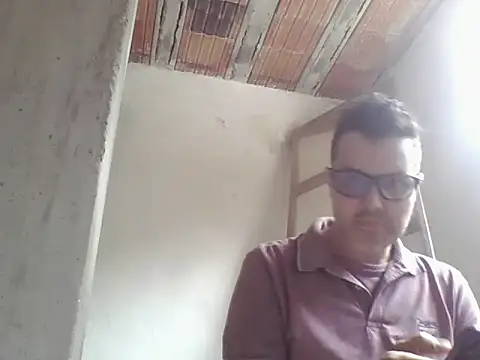 Snapshot of Quarentaoon chatting on 10.22.25 Quarentaoon online show from 10.22.25