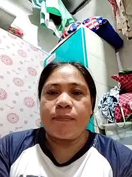Snapshot of pinay_labb chatting on 10.26.25 pinay labb online show from 10.26.25