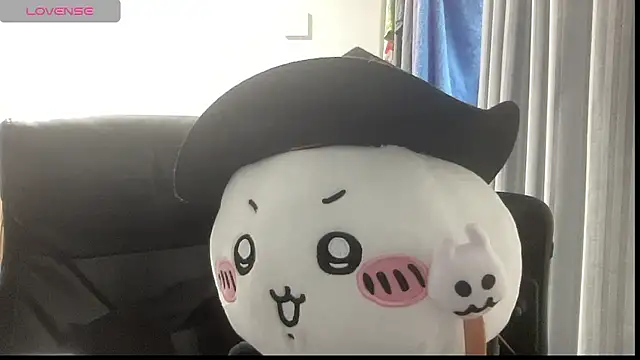 Snapshot of hanamichiteru chatting on 10.31.25 hanamichiteru online show from 10.31.25