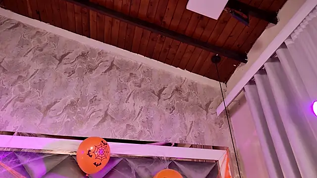 Snapshot of kity_lovee1 chatting on 10.18.25 kity lovee1 online show from 10.18.25