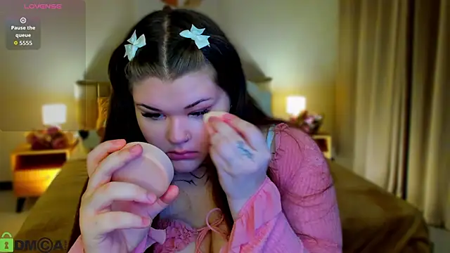 elle one online show from 10.24.25