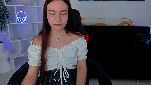 NoraHaynes online show from 09.29.25