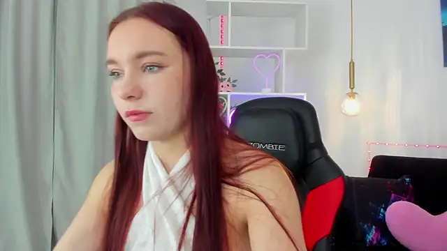 NoraHaynes online show from 10.13.25