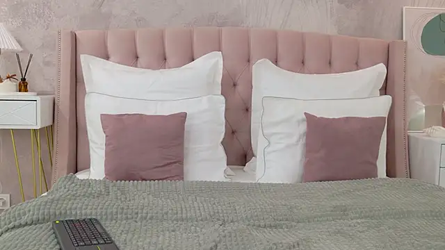 NoraHaynes online show from 05.30.26