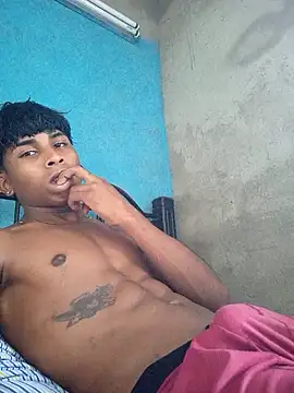 Snapshot of angelchorinos chatting on 09.30.25 angelchorinos online show from 09.30.25