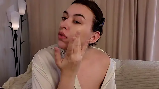 LilianBuskey online show from 09.14.25