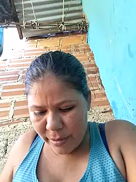 hotmom33 online show from 10.26.25