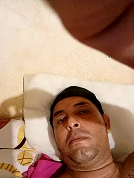 Snapshot of 125Delfin90 chatting on 10.13.25 125Delfin90 online show from 10.13.25