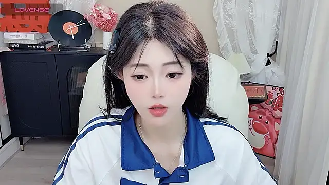 CeeKie online show from 04.10.26