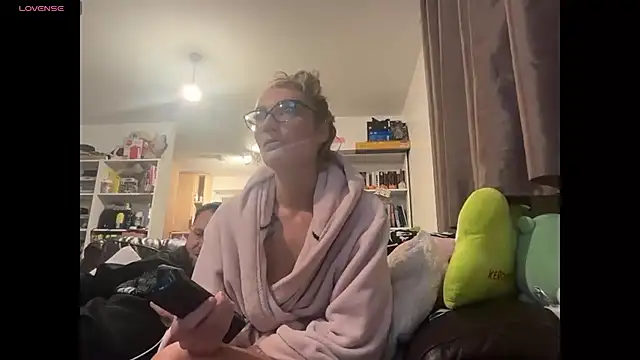 Snapshot of harleyblair chatting on 10.27.25 harleyblair online show from 10.27.25