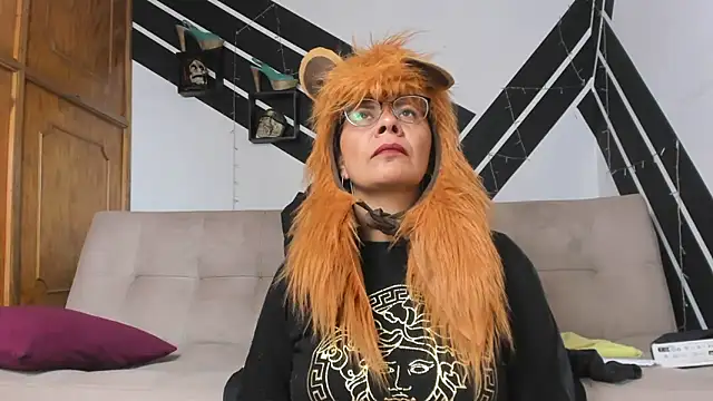 sofia hot vc online show from 10.24.25