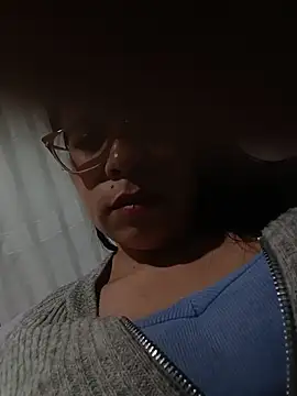 Snapshot of JenniferLegs chatting on 10.29.25 JenniferLegs online show from 10.29.25