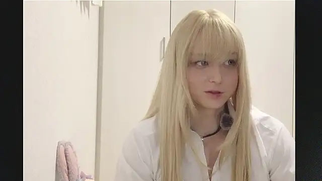 Snapshot of Mia032 chatting on 10.25.25 Mia032 online show from 10.25.25