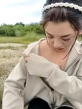 Snapshot of asian_2k chatting on 09.25.25 asian 2k online show from 09.25.25