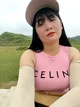 Snapshot of asian_2k chatting on 10.14.25 asian 2k online show from 10.14.25