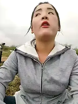 Snapshot of asian_2k chatting on 10.20.25 asian 2k online show from 10.20.25