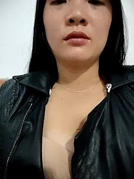 Snapshot of asian_2k chatting on 11.30.25 asian 2k online show from 11.30.25