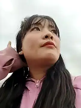 Snapshot of asian_2k chatting on 12.19.25 asian 2k online show from 12.19.25