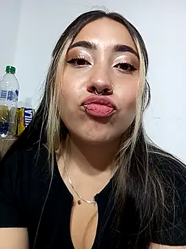  ManuVeelez online show from 12.19.25