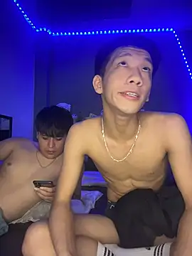 Kailertwink online show from 04.12.26