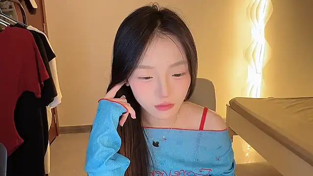 Snapshot of Robin-o3 chatting on 09.20.25 Robin-o3 online show from 09.20.25