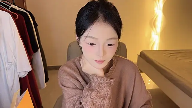 Snapshot of Robin-o3 chatting on 10.12.25 Robin-o3 online show from 10.12.25